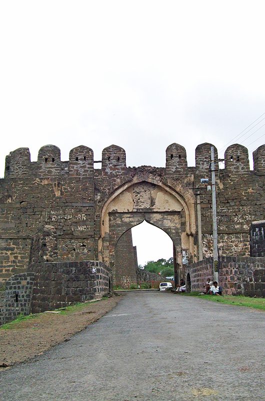 india karnataka gulbarga kalaburagi fort entrance   Historical Since 1347 by Al-ud-din Hasan Bahmani 