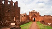 gumbad-darwaza-and-sharza-darwaza-1-attr-hero