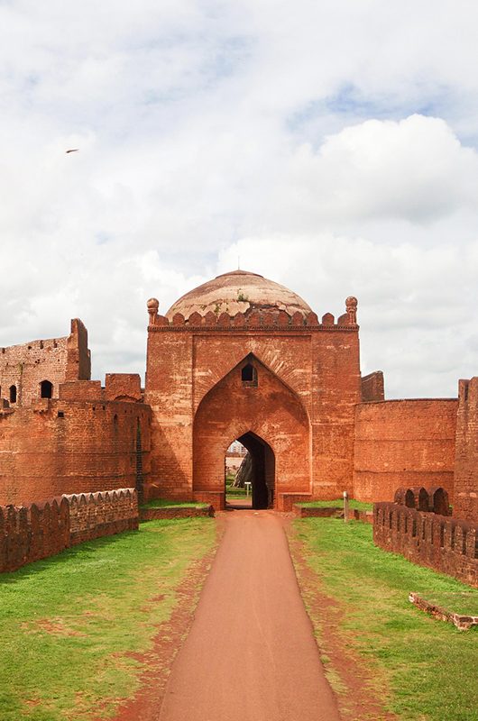 gumbad-darwaza-and-sharza-darwaza-1-attr-nearby