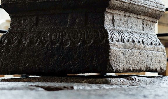 Hanging pillar of lepakshi temple