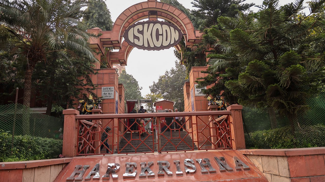 iskcon-temple-delhi-2-attr-hero