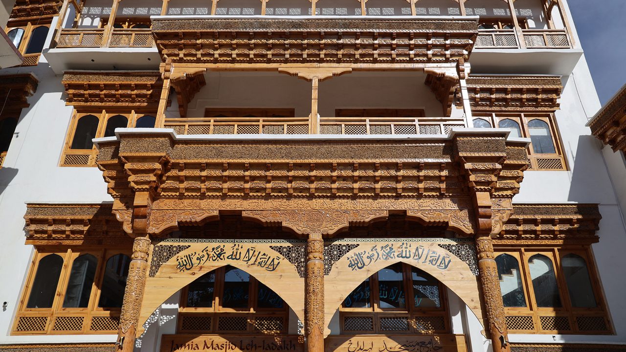 jama-masjid-leh-ladakh-2-attr-hero