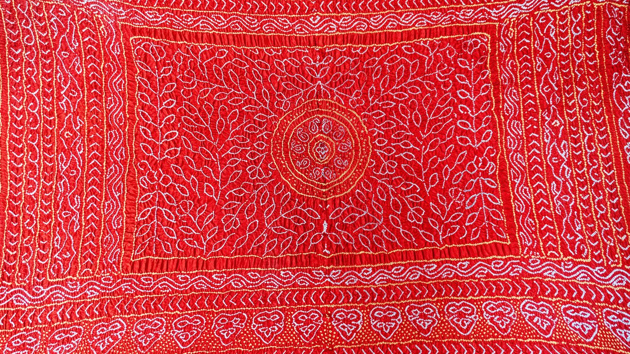 jamnagari-bandhani-gujarat-1-craft-hero