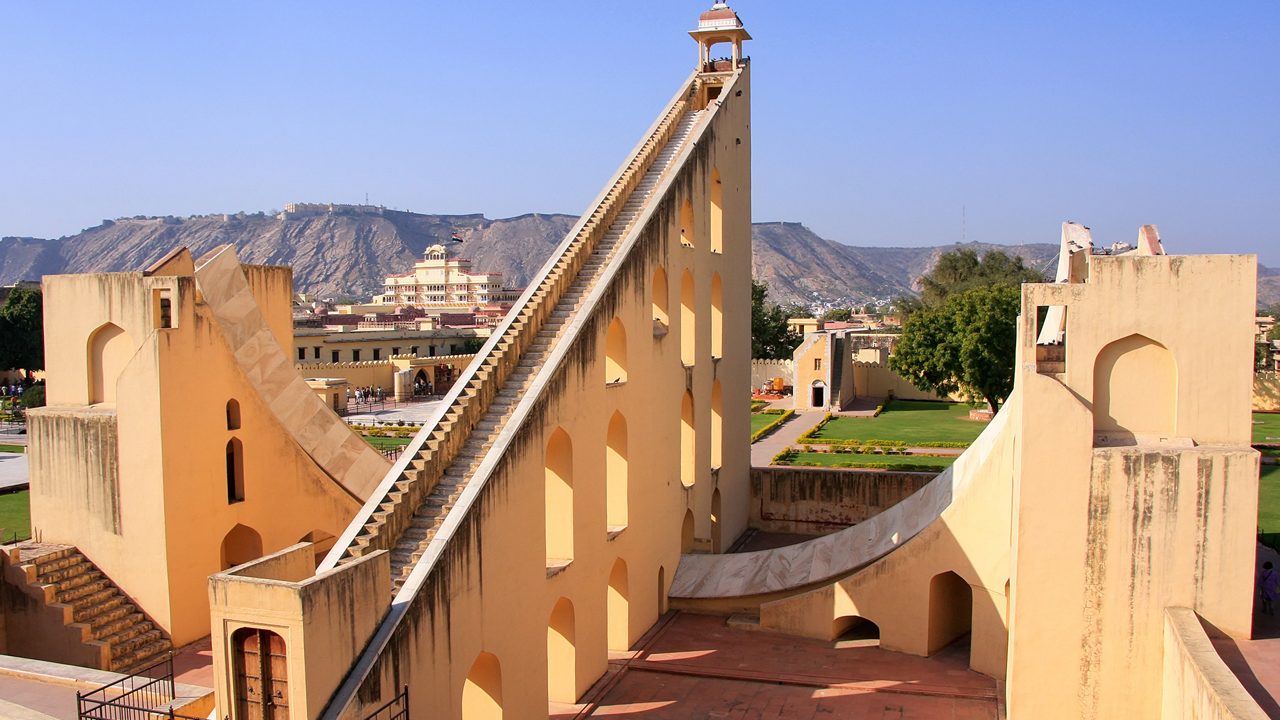 jantar-mantar-jaipur-rajasthan-2-attr-hero