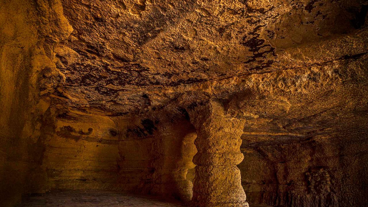 khambhalida-caves-rajkot-gujarat-3-attr-hero