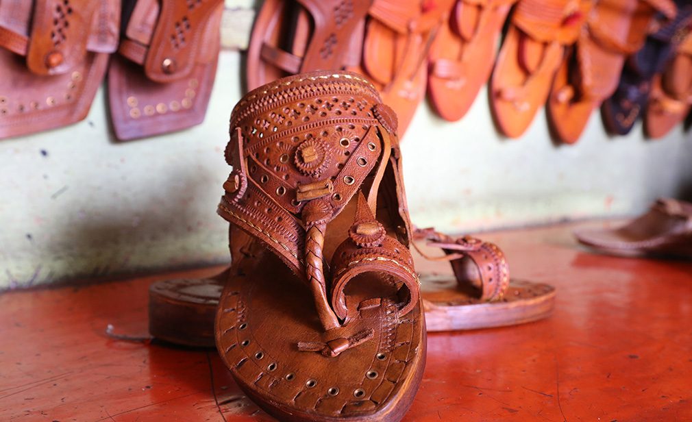 kolhapuri-chappals-blog-sho-body