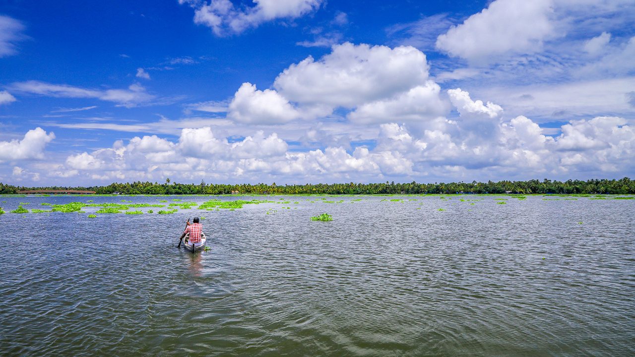 kumarakom-backwaters-kumarakom-kerala-attr-hero-2