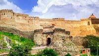 Old wall in Kumbhalgarh, India; Shutterstock ID 186023918; purchase_order: -; job: -; client: -; other: -