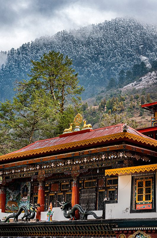 Lachung Monastery is located on the Lachung river bank and offers scenic views of the Lachung. This place holds religious significance for the Buddhist community. 