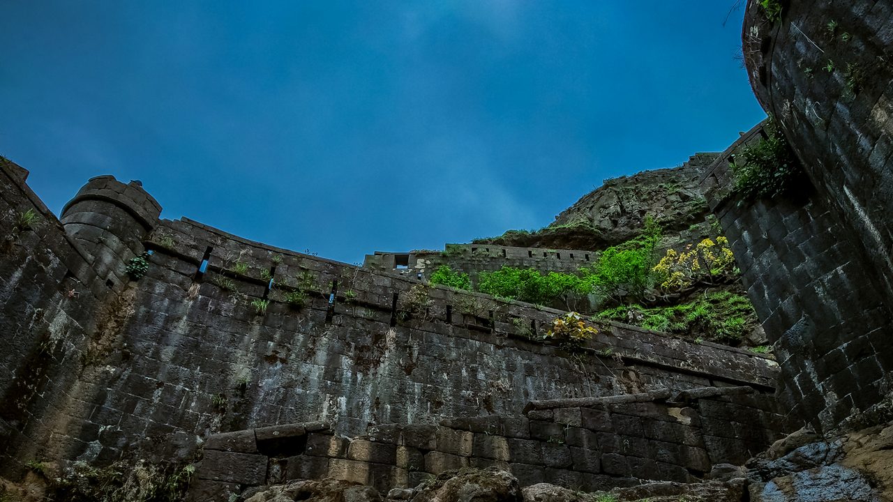 lohagad-fort-pune2-attr-hero