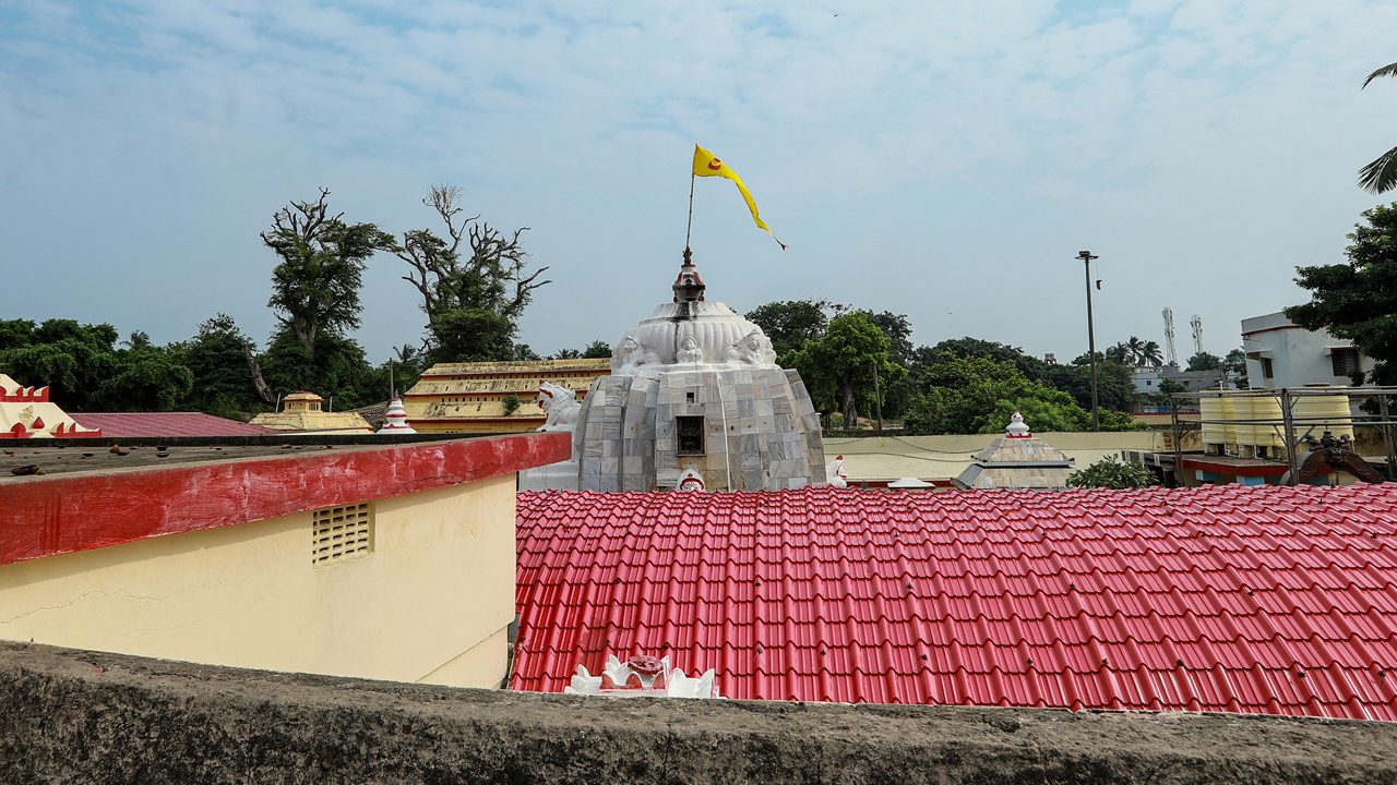 loknath-temple-puri-odisha-attr-1-hero