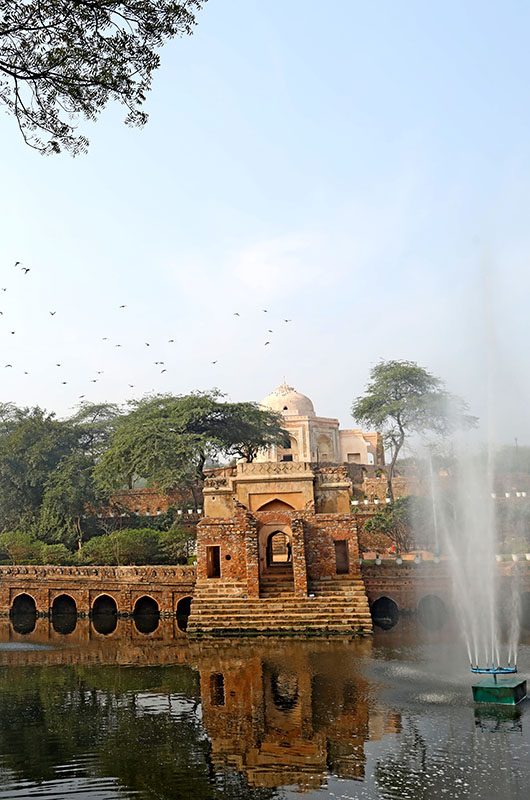 mehrauli-archaeological-park-delhi-1-attr-nearby