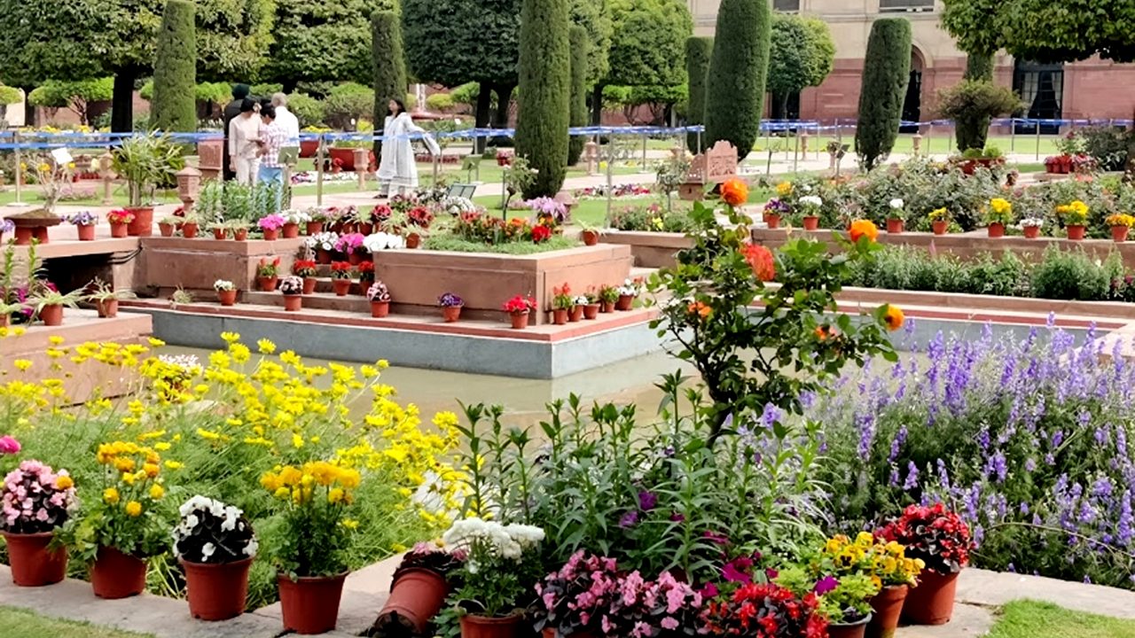 mughal-gardens-amrit-udhyan-delhi-4-attr-hero