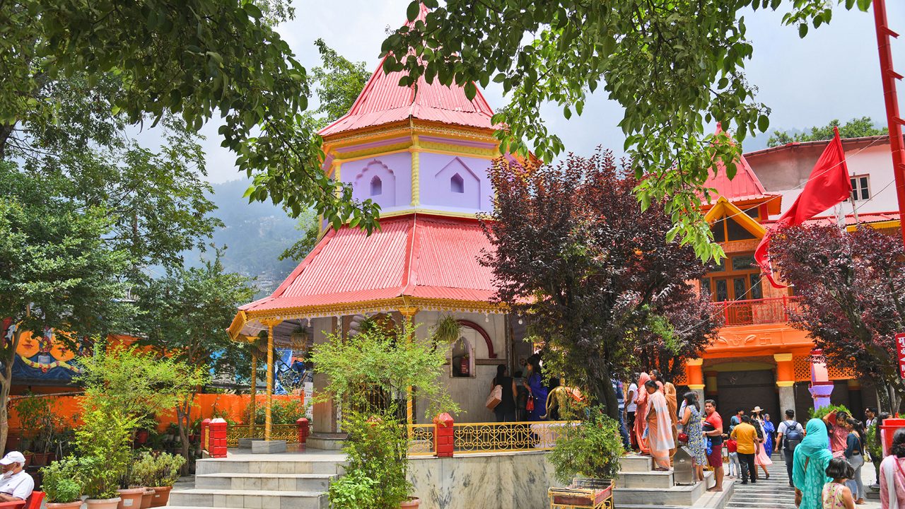 Well-known Shakti Peeth of Hindu religion, Naina Devi Temple, is a sacred place of great devotion in Nainital.