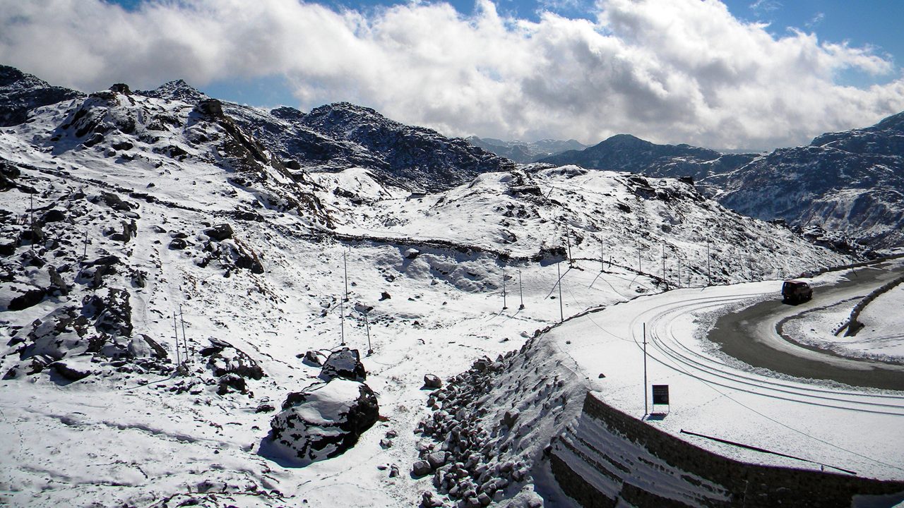 Beautiful view of Nathu-la Pass at Sikkim