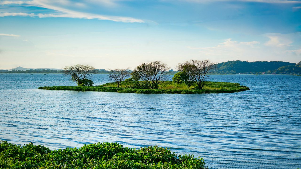 island in the lake