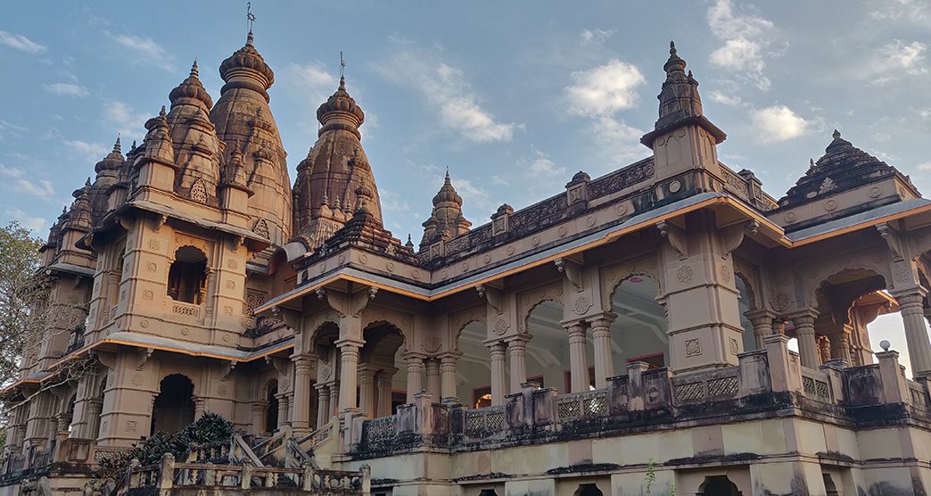 Navlakha Temple at Deoghar ,Jharkhand” or Naulakha Mandir is a beautiful temple in Deoghar Jharkhand.