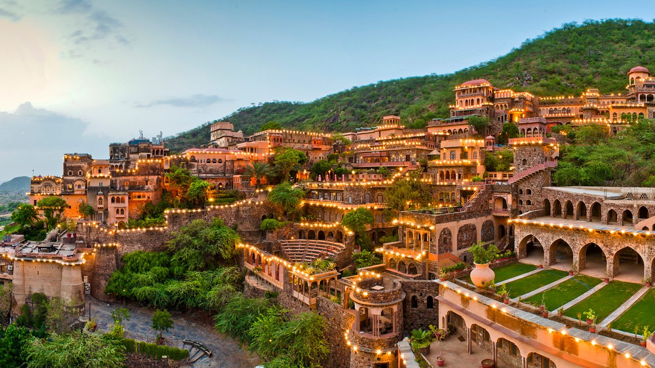 neemrana-fort-alwar-rajasthan-1-attr-hero