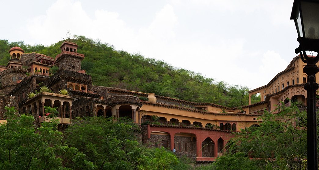 neemrana-fort-alwar-rajasthan-3-attr-about