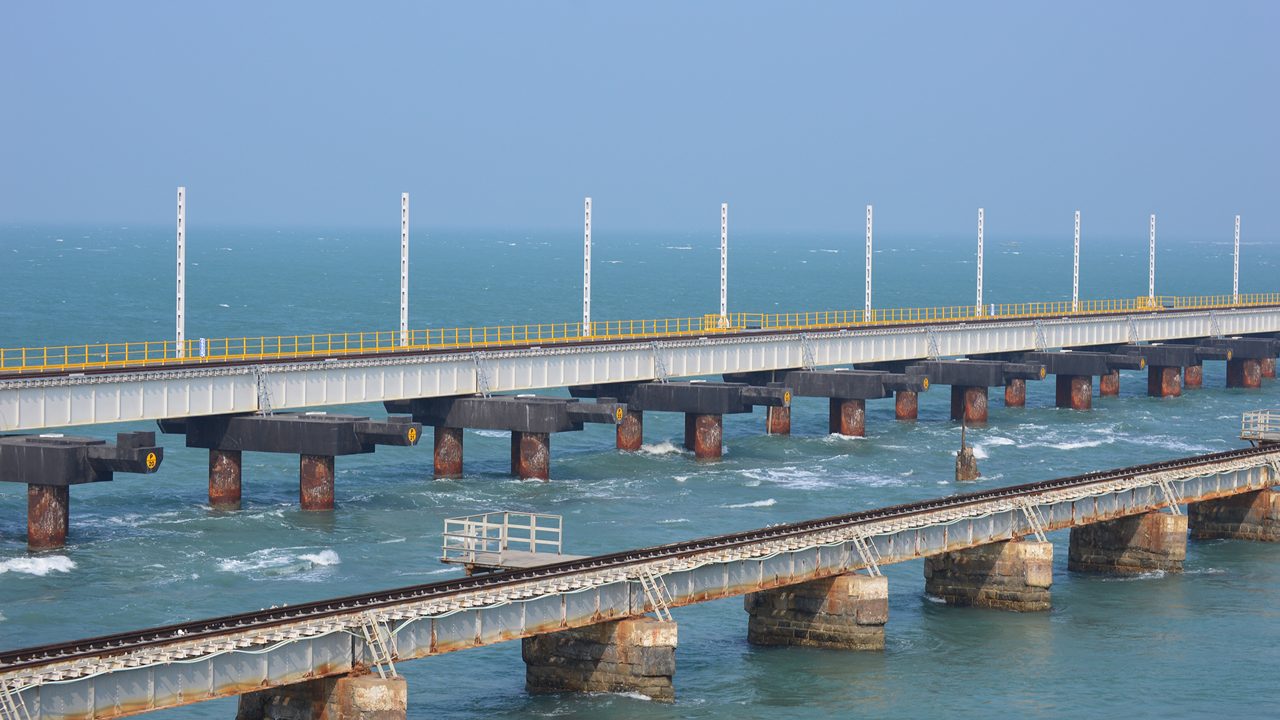 Pam ban Bridge, new and old railway bridge connecting the town of Mandapam in mainland India with Rameshwaram on Pamban island