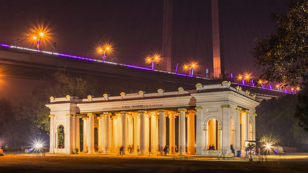 The Vidyasagar Setu also called the second hooghly bridge over the Prinsep Ghat Memorial in Kolkata, India; Shutterstock ID 787812784; purchase_order: -; job: -; client: -; other: -