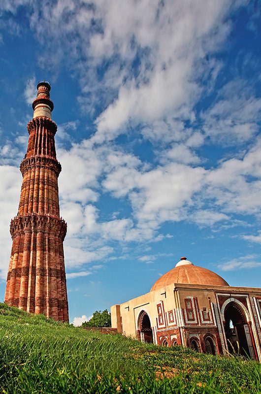 qutab-minar-delhi-attr-nearby