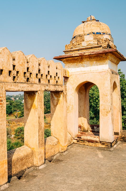 Orchha Fort Rai Parveen Mahal, ancient ruins in India