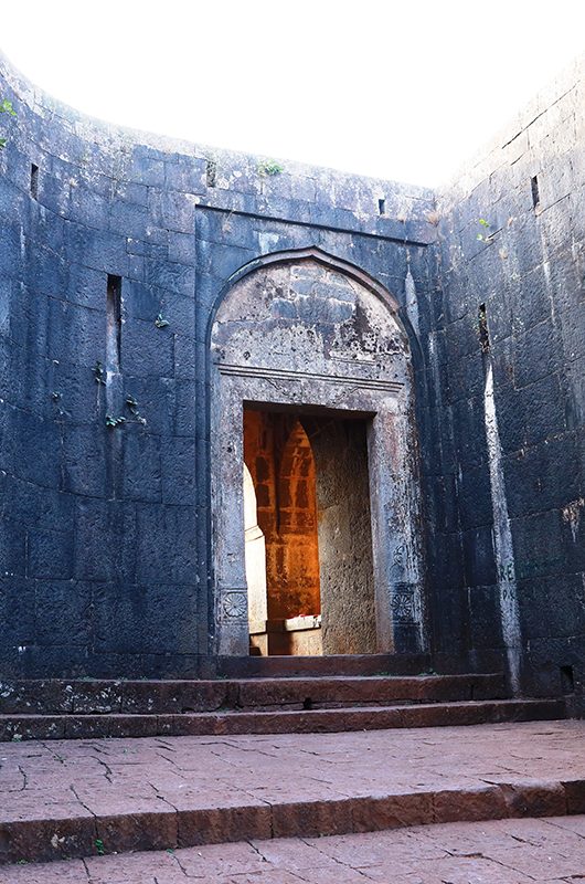 rajhansgad-yellur-fort-belagavi-karnataka-attr-nearby