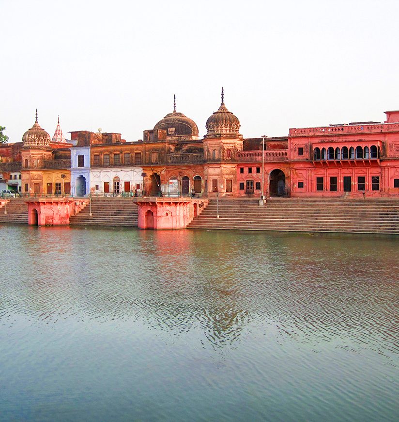 The bathing ghats at Ram ki Paidi, Ayodhya