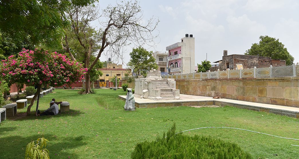 in.gov.incredibleindia.core.models.impl.ImageUtilModelImpl@387c0f45