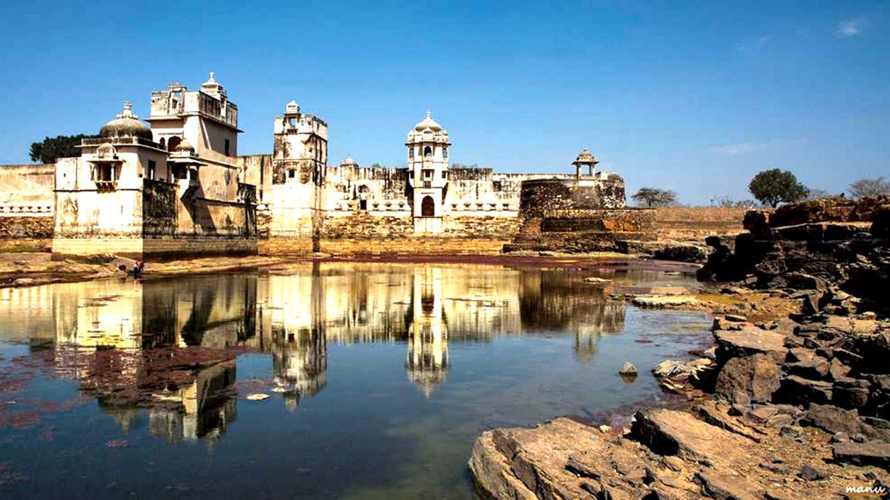 rani-padminis-palace-chittorgarh-r