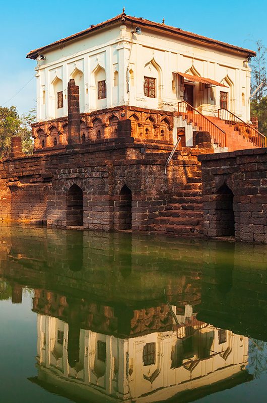 safa-masjid-goa-1-attr-nearby