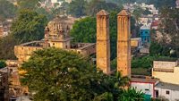 sawan-bhado-pillars-orchha2-madhya-pradesh-attr-hero