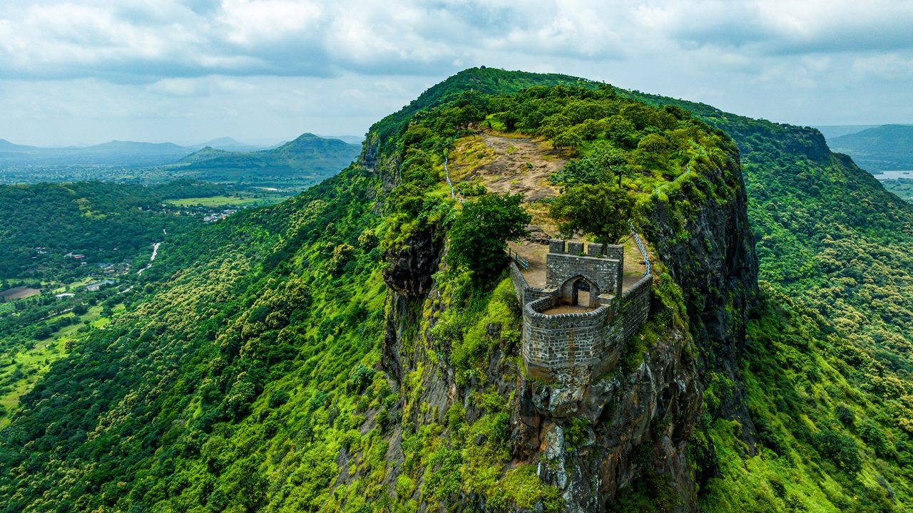 shivneri-fort-pune-maharashtra-hero