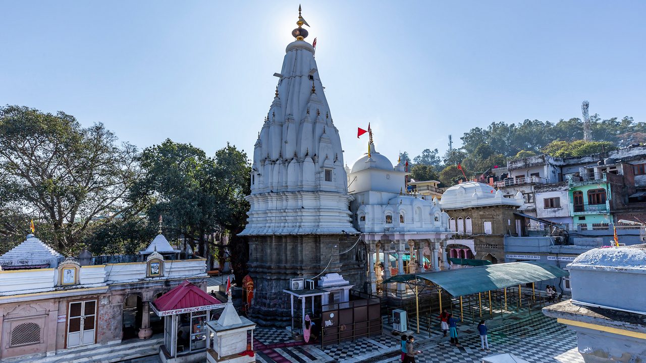 shree-bajreshwari-devi-temple-kangra-himachal-pradesh-1-attr-hero