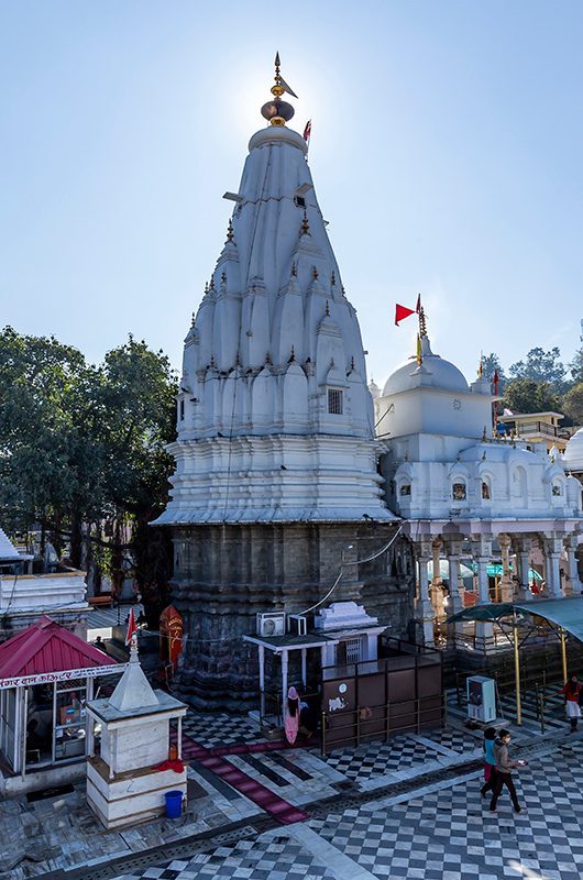 shree-bajreshwari-devi-temple-kangra-himachal-pradesh-1-attr-nearby