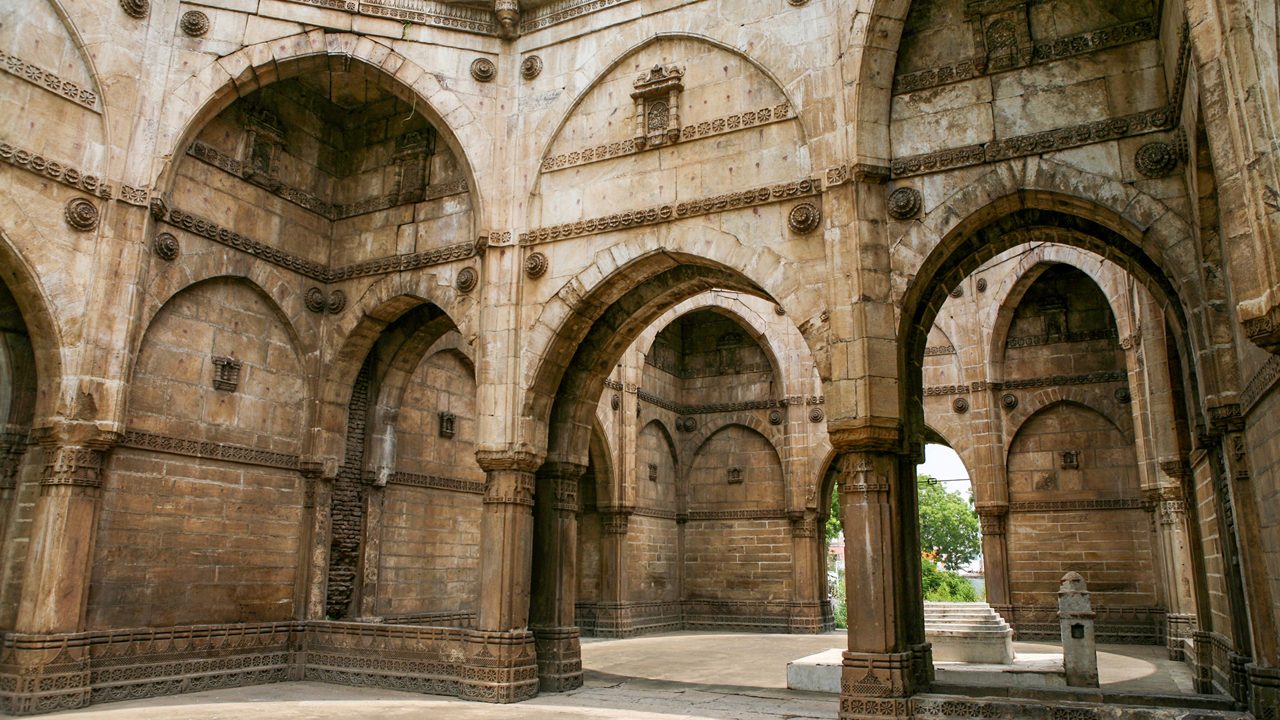 sikandar-shah-tomb-vadodara-gujarat-1-attr-hero