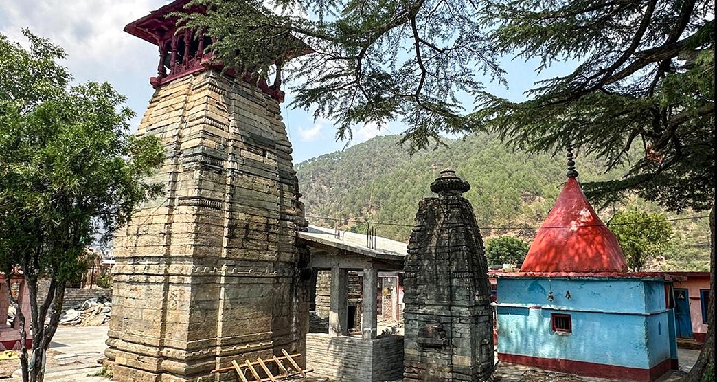 someswar-temple-kausani-uttarakhand-attr-body