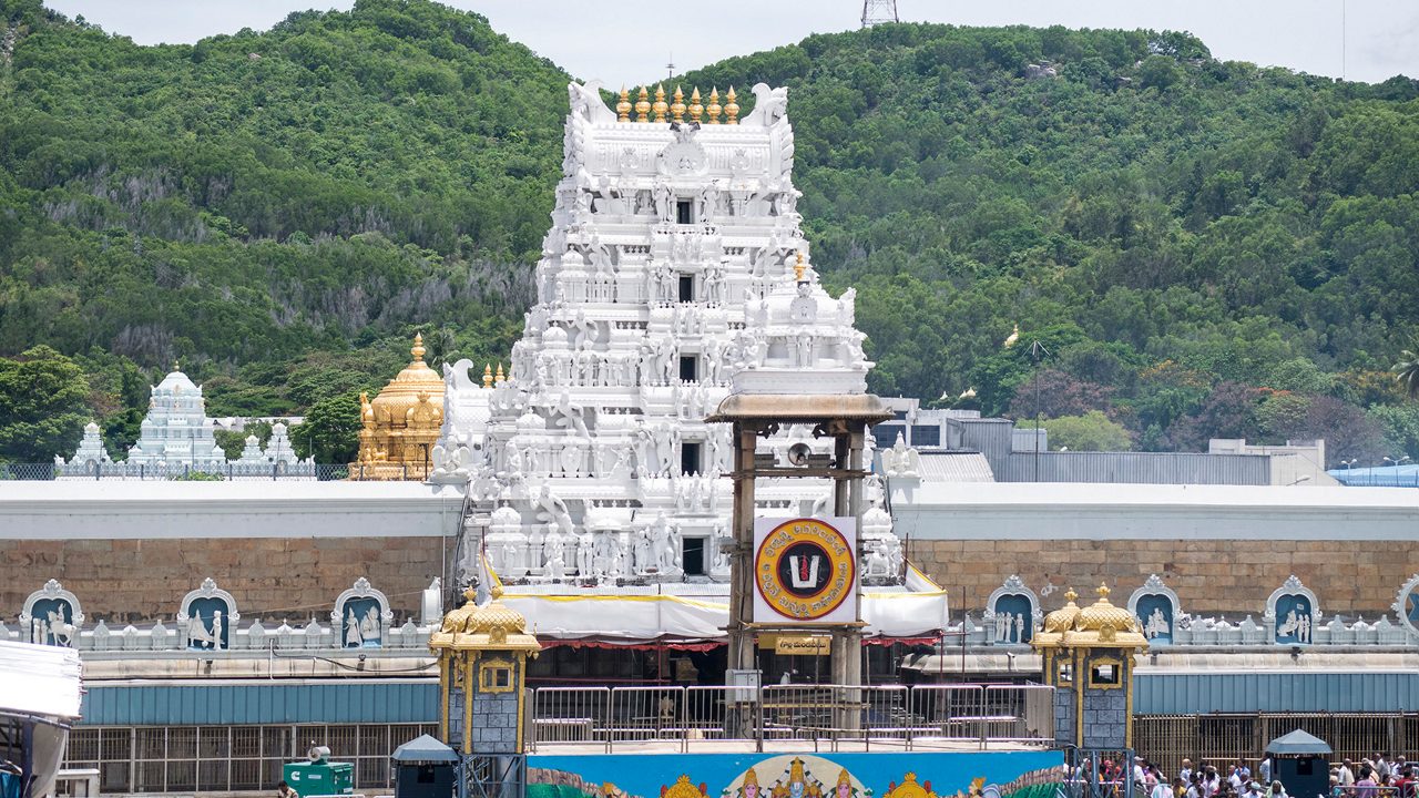 sri-venkateswara-swamy-vaari-temple-tirupati-andhra-pradesh-tri-hero