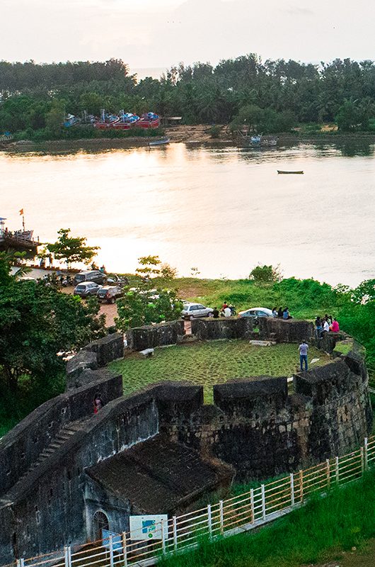 sultan-batheri-watch-tower-mangalore-karnataka-1-attr-nearby