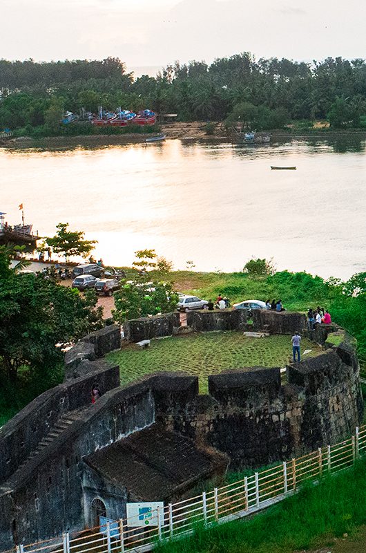 sultan-batheri-watch-tower-mangalore-karnataka-1-attr-nearby