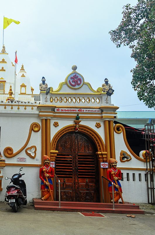 swami-narayan-temple-daman-1-attr-nearby