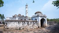 swinging-towers-of-farkande-jalgaon-maharashtra-1-attr-hero