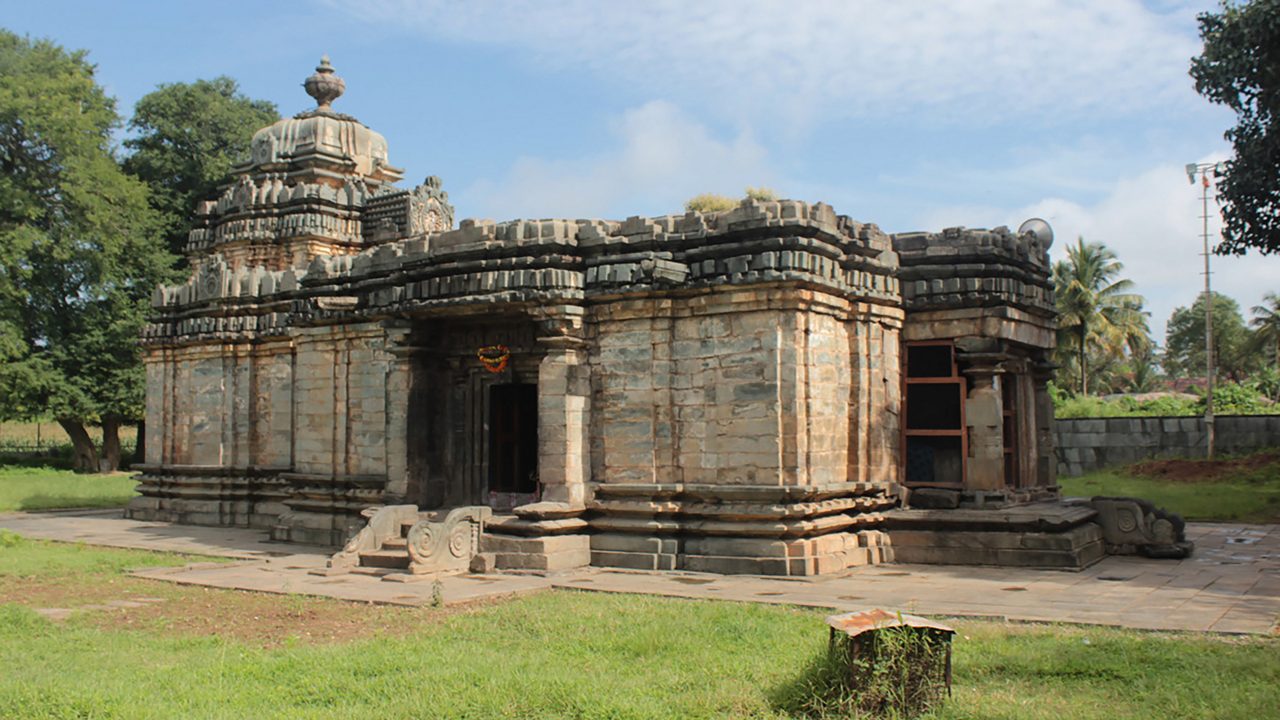 tamboor-basavanna-temple-kalaghatagi-dharwad-karnataka-1-attr-hero