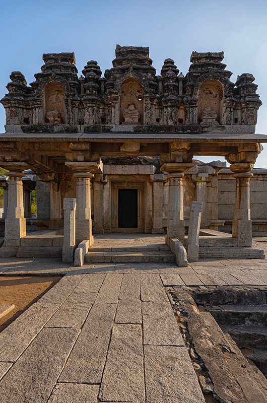 the-ganagitti-temple-hampi-karnataka-1-attr-nearby