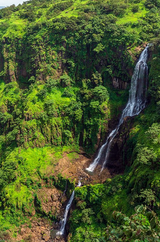 thoseghar-waterfalls-satara-maharashtra-1-attr-nearby