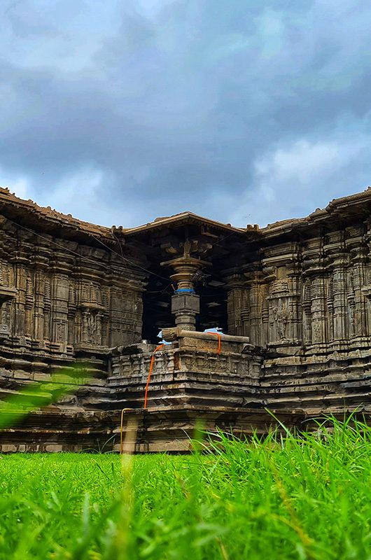 thousand-pillar-temple-warangal-telangana-1-attr-nearby