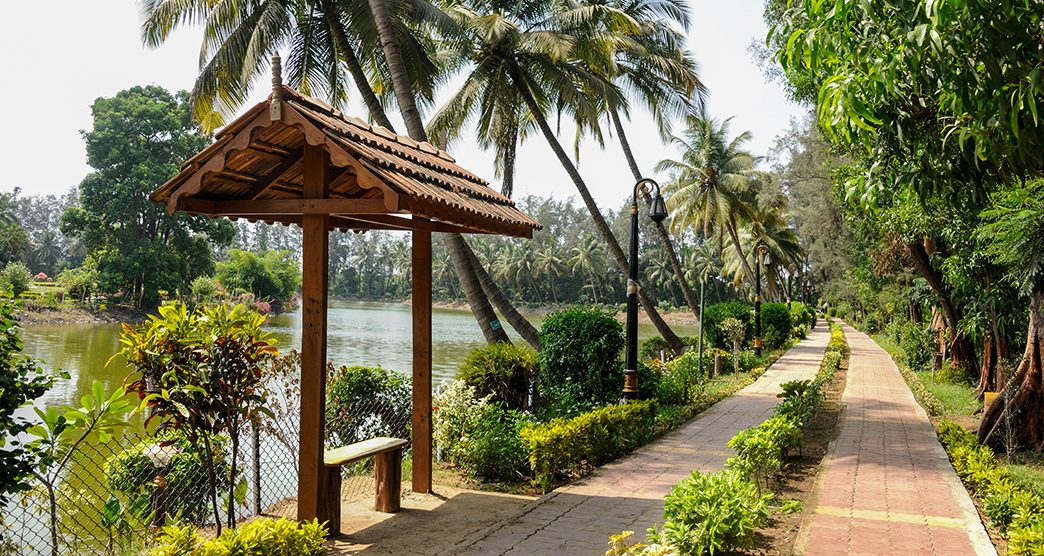 Vanganga-Lake-Garden