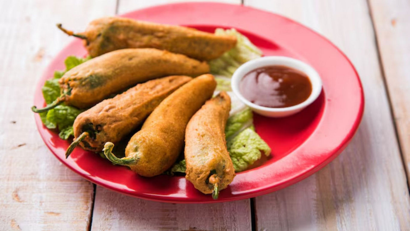 Crispy Fried Chili Peppers with Dip