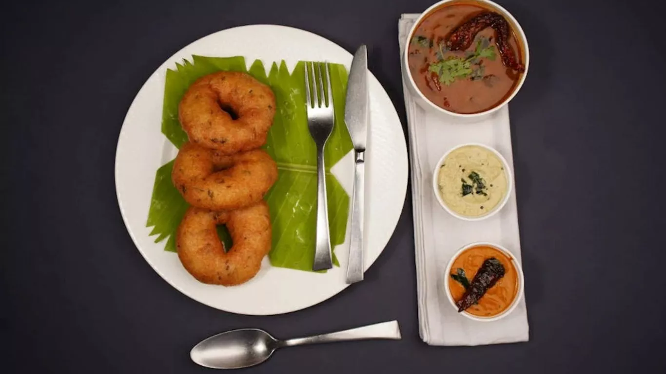 How to Make Perfect Medu Vada – A South Indian Breakfast Classic